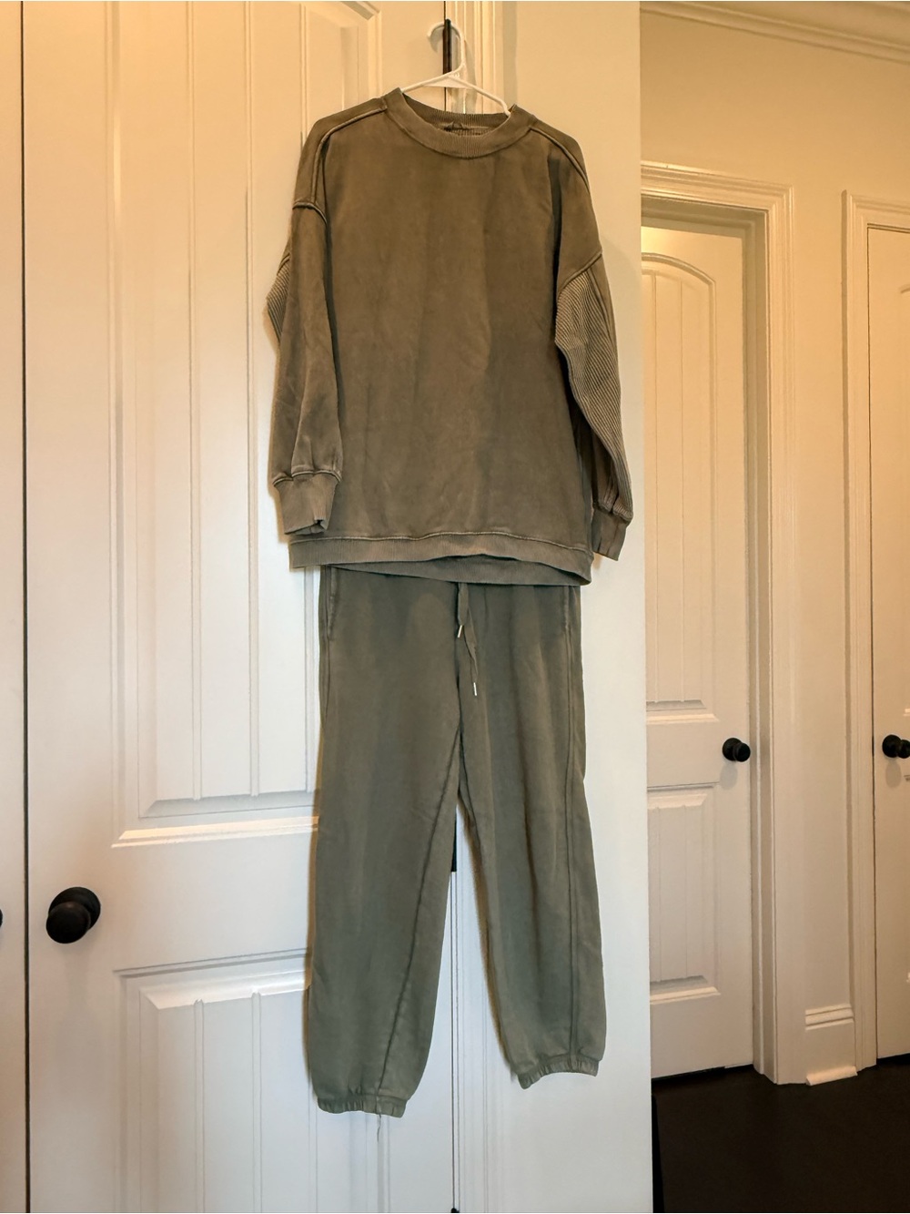 OFFLINE by aerie Olive Green Cozy Pullover Sweatshirt & Jogger Set